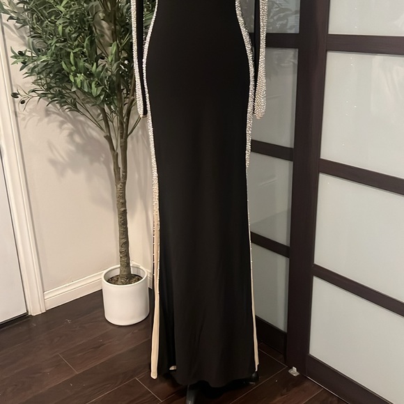 💥SOLD💥Aqua Beaded Gown - Picture 3 of 7